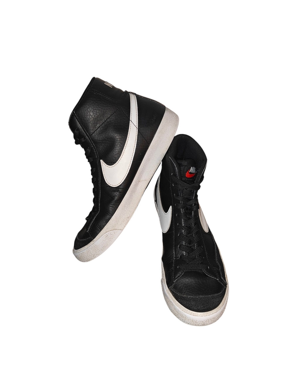 Nike Blazer Mid '77 Vintage sneakers in black with a white swoosh 6Y